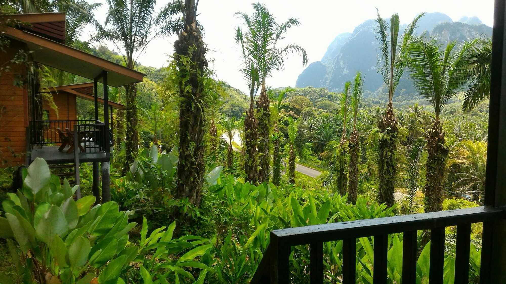 Khao Sok Horizon Hotel Phanom Exterior photo